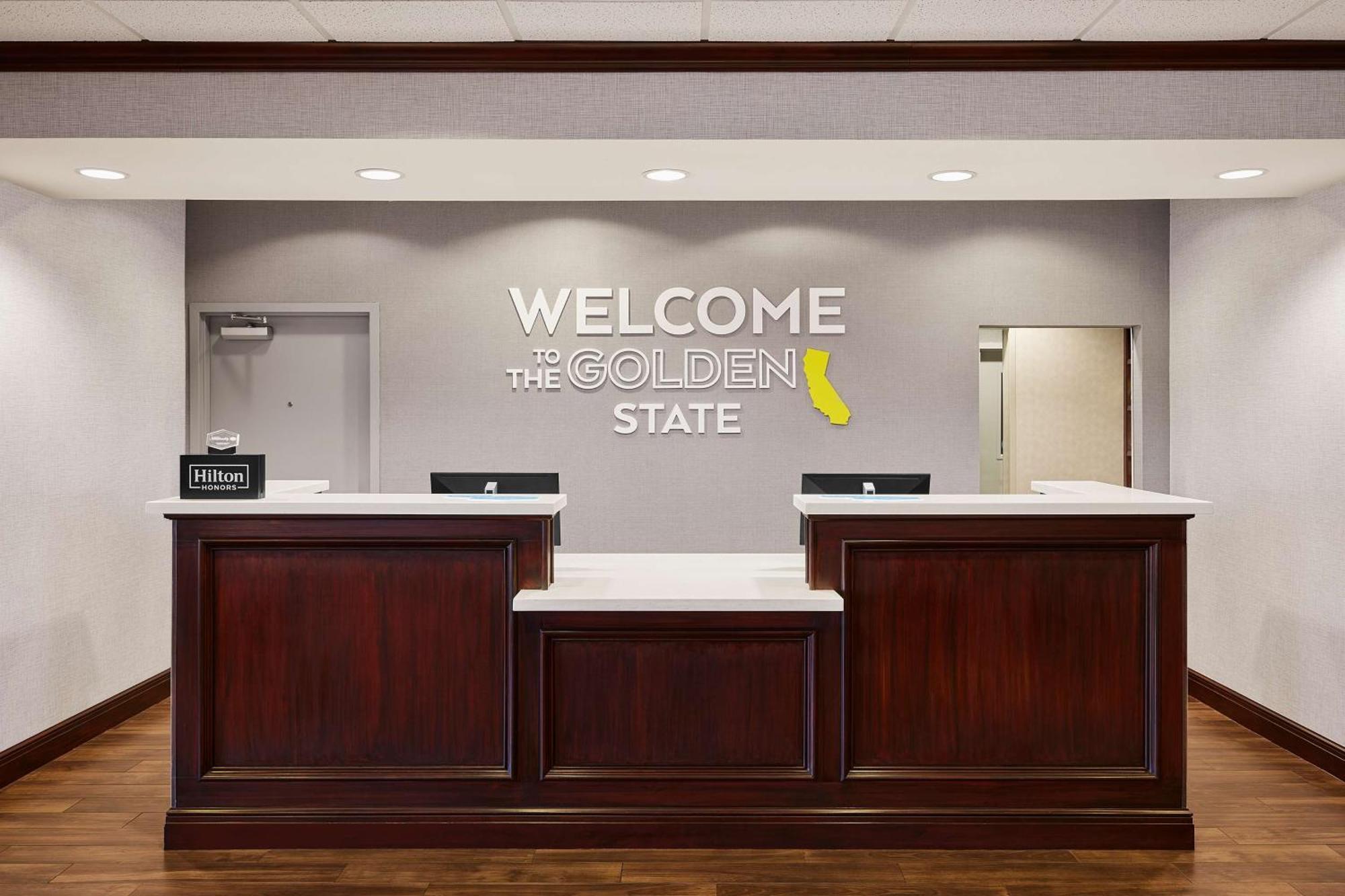 Hampton Inn & Suites Ridgecrest Eksteriør billede