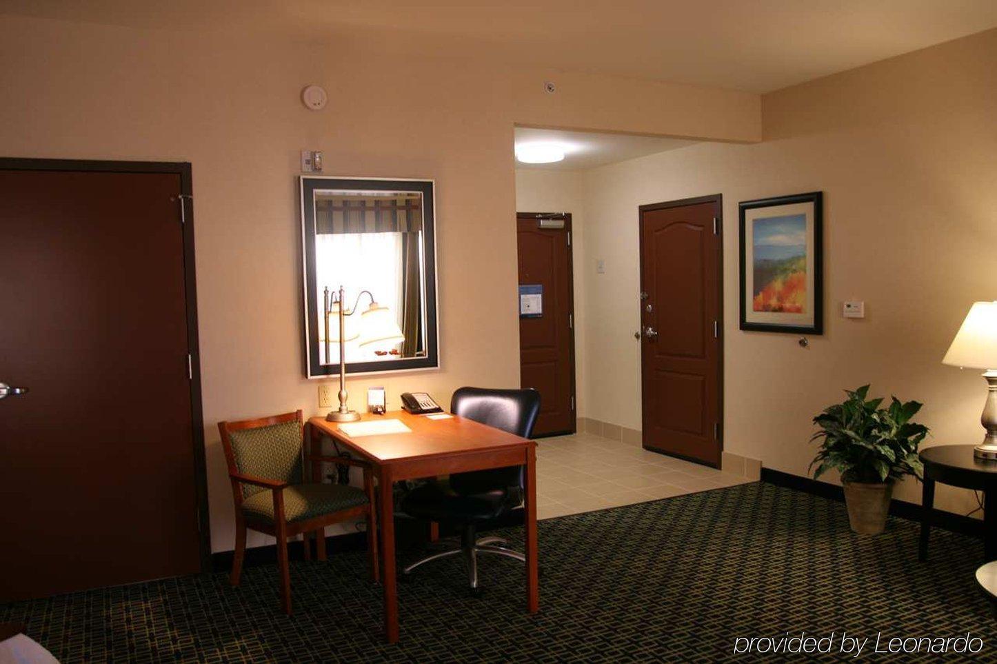 Hampton Inn & Suites Ridgecrest Værelse billede